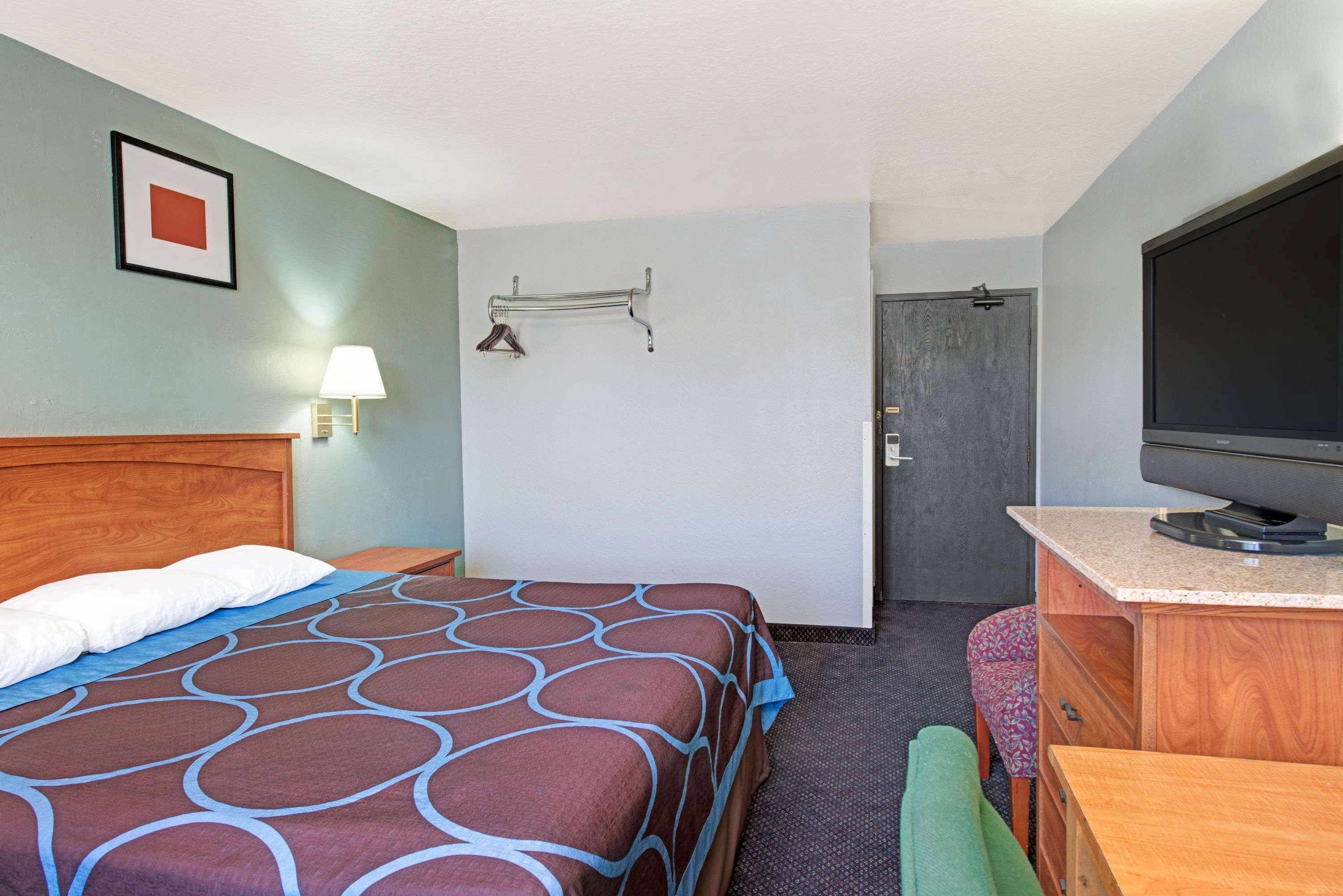 Super 8 By Wyndham Sacramento/Florin Rd Hotel Exterior photo