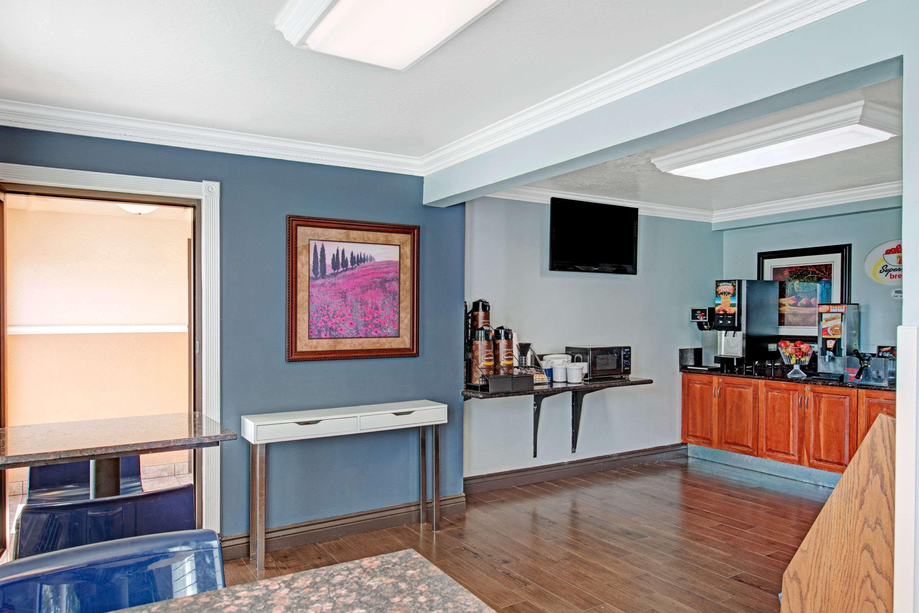 Super 8 By Wyndham Sacramento/Florin Rd Hotel Exterior photo