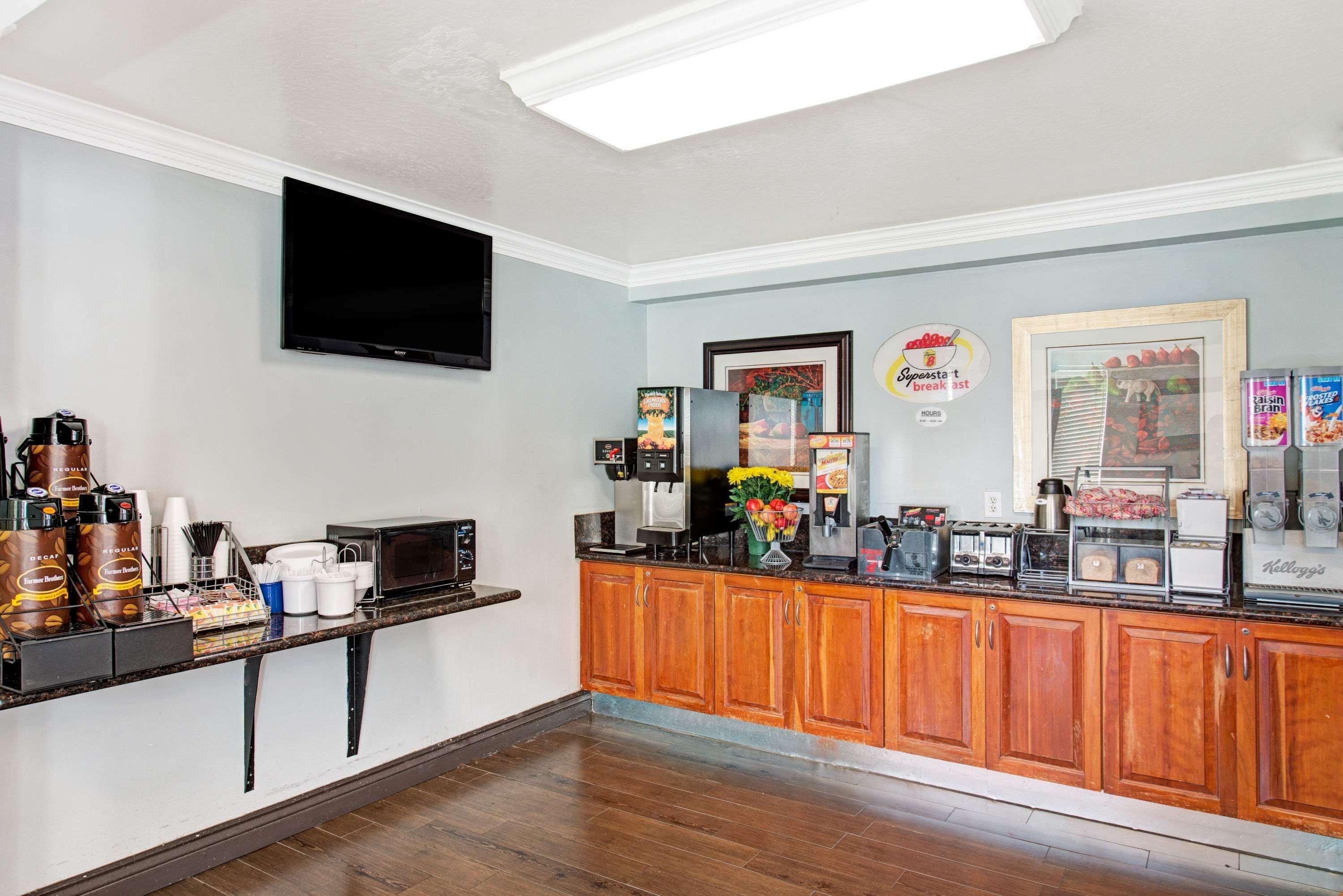 Super 8 By Wyndham Sacramento/Florin Rd Hotel Exterior photo