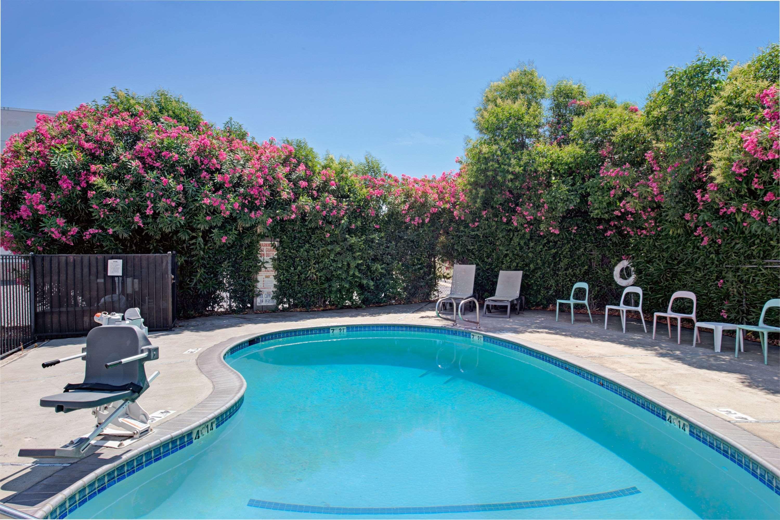Super 8 By Wyndham Sacramento/Florin Rd Hotel Exterior photo