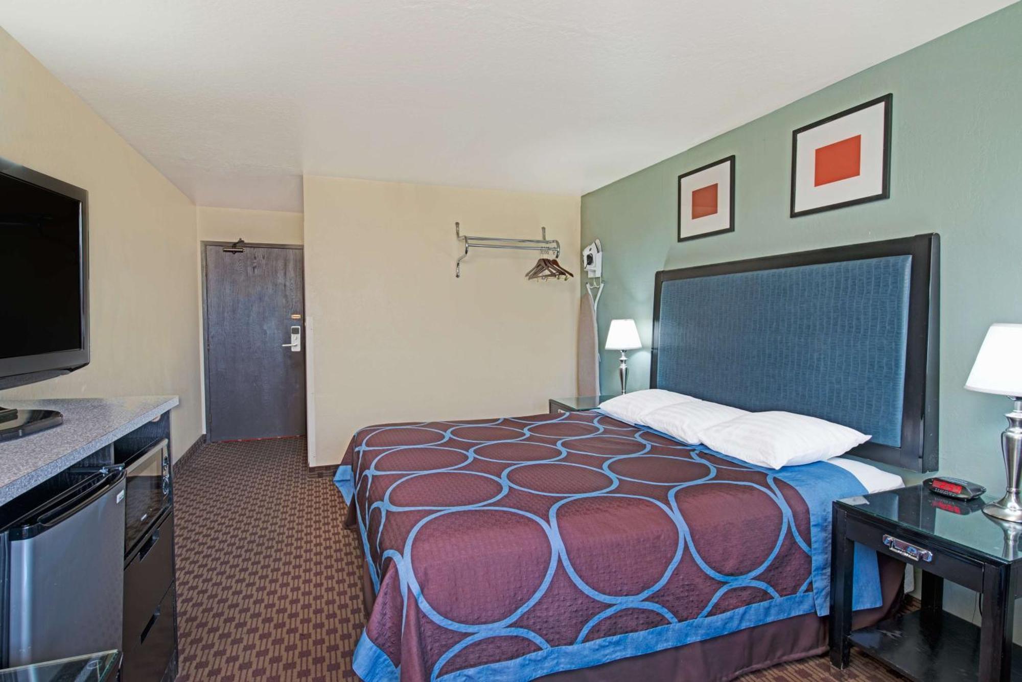 Super 8 By Wyndham Sacramento/Florin Rd Hotel Exterior photo