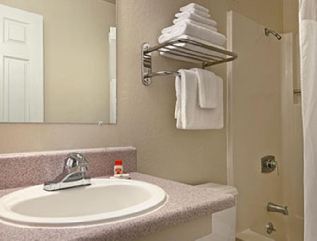 Super 8 By Wyndham Sacramento/Florin Rd Hotel Room photo